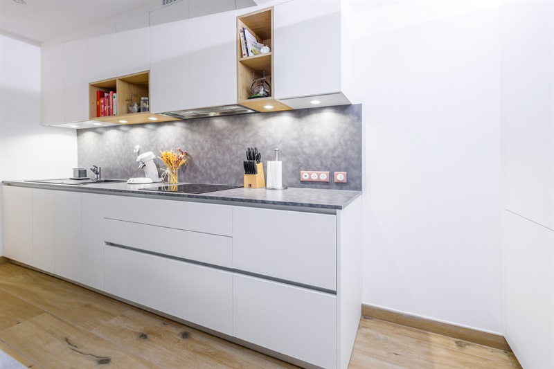 Cuisine de style moderne blanche et nuances de gris à Lyon | Raison Home - 5