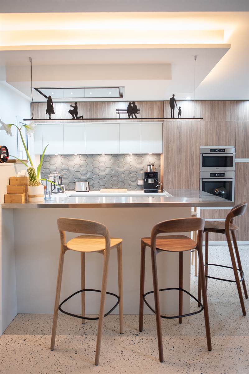 Cuisine moderne bois et blanc à L'Isle-d'Abeau | Raison Home - 2