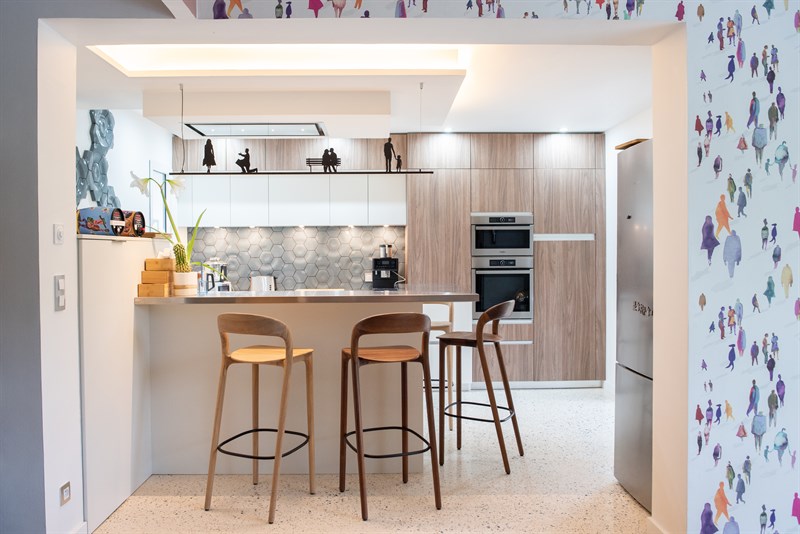 Cuisine moderne bois et blanc à L'Isle-d'Abeau | Raison Home - 3