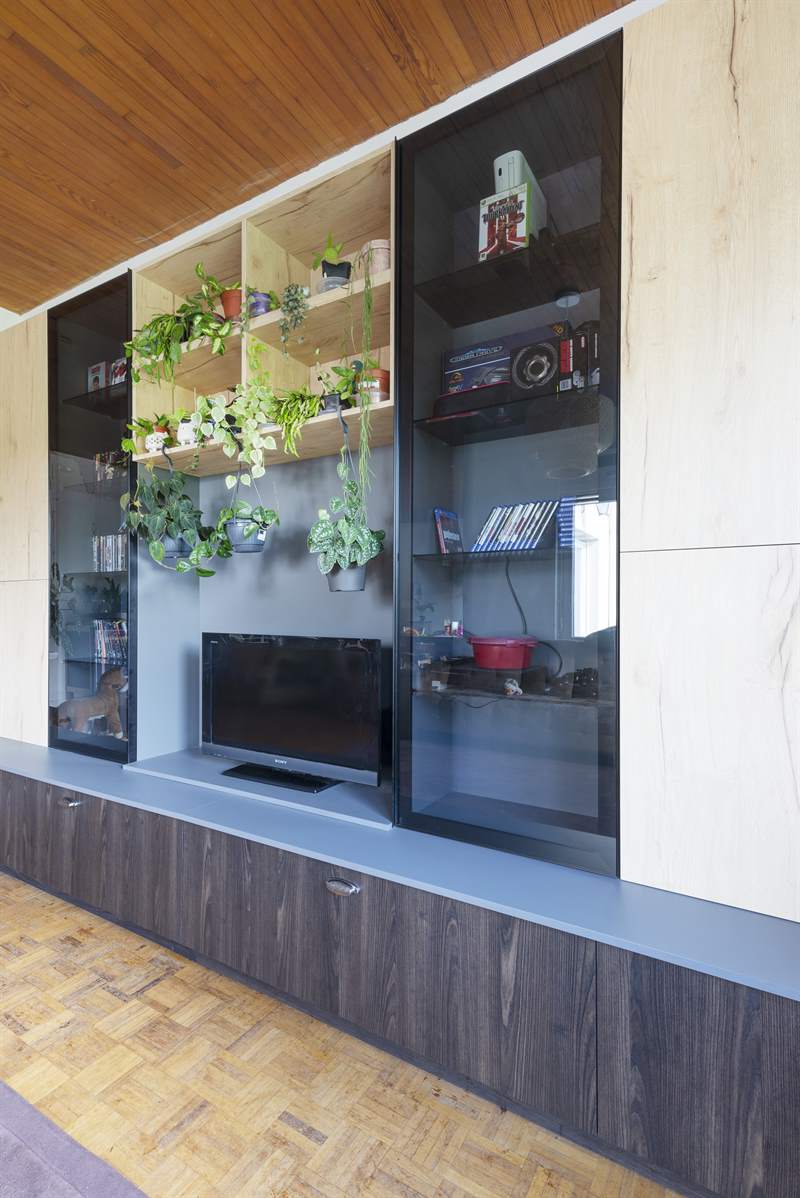 Meuble TV et bibliothèque de style contemporain bois et gris à Liverdun 2