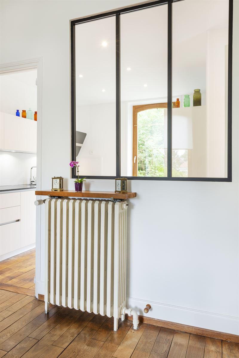 Cuisine blanche fermée de style moderne à Nancy | Raison Home - 5