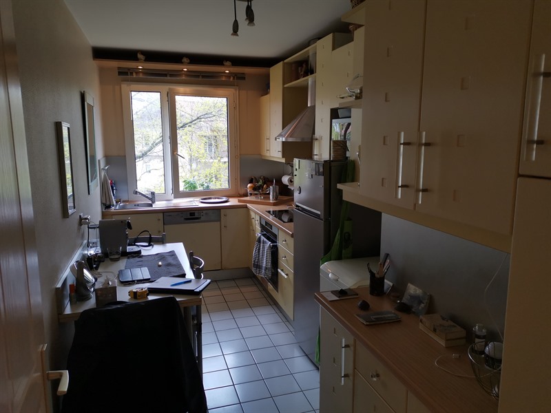 Petite cuisine fermée bois et blanc à Villers-lès-Nancy 10