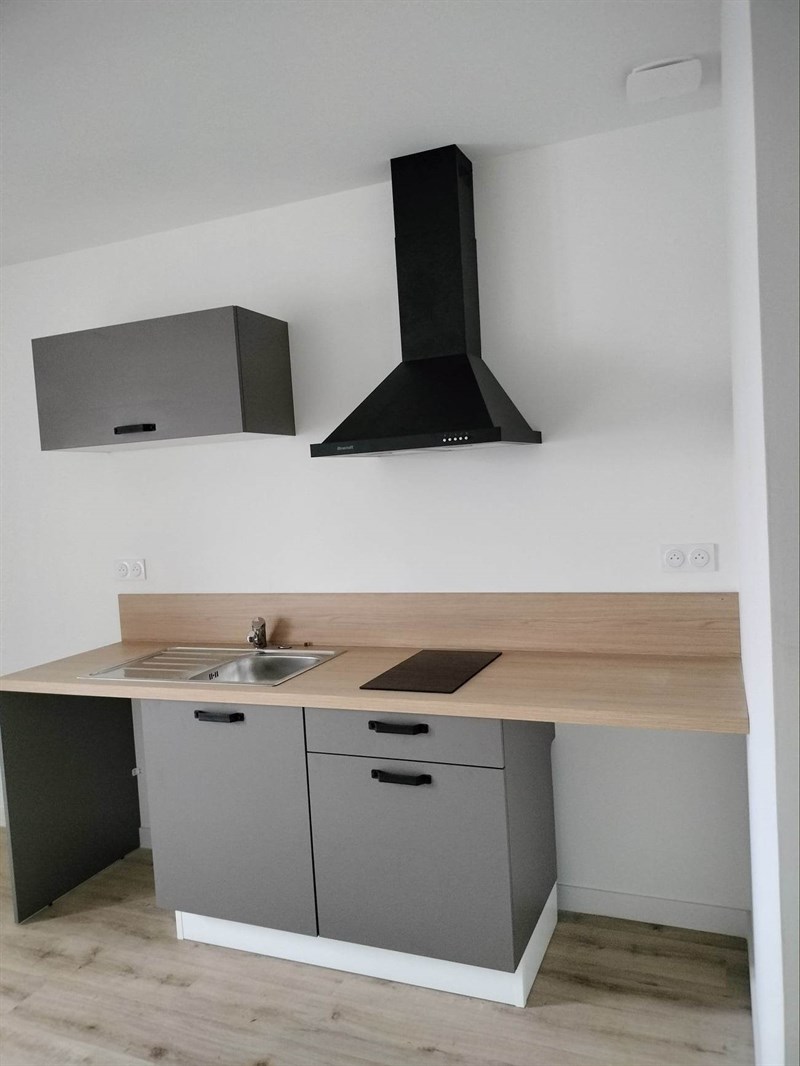 Cuisine bois et gris pour un appartement aux Herbiers | Raison Home - 2