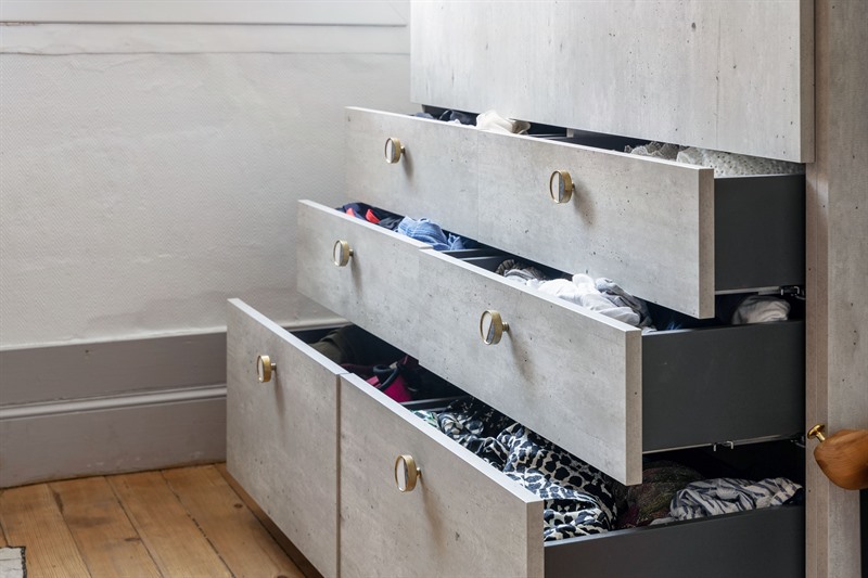 Dressing gris de style contemporain à Bordeaux | Raison Home - 6