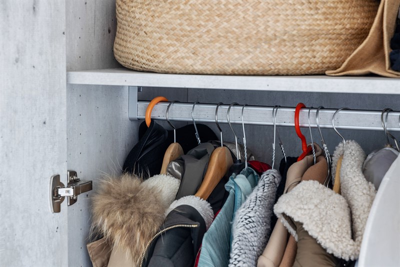 Dressing gris de style contemporain à Bordeaux | Raison Home - 8