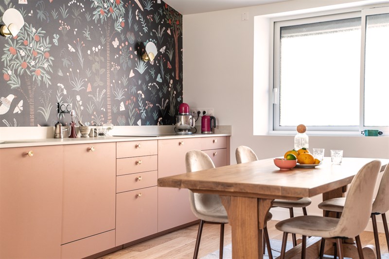 Cuisine rose contemporaine et déco à Albi | Raison Home - 3