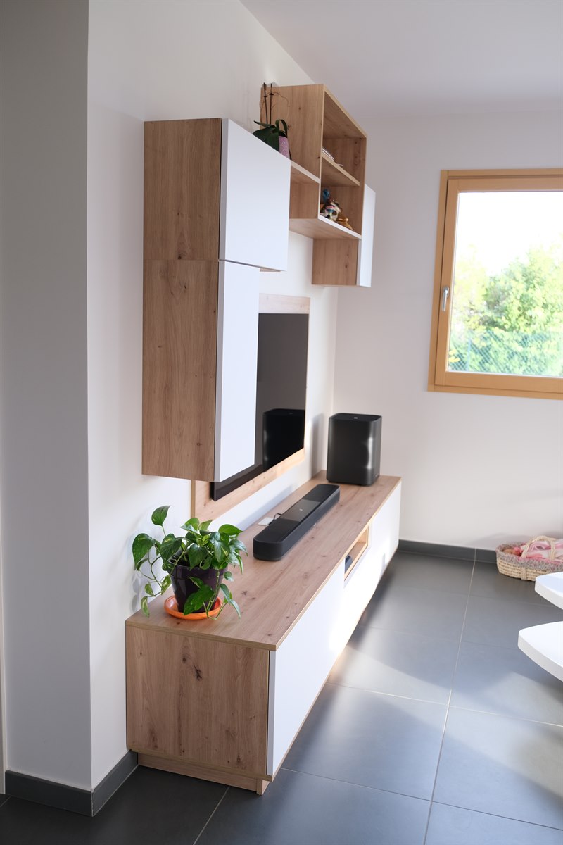 Meuble TV et rangements de style moderne bois et blanc 3