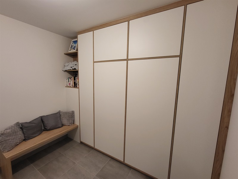 Dressing sur-mesure bois et blanc à Clisson | Raison Home - 2