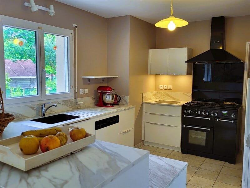 Cuisine en U de style moderne à La Haie Fouassière | Raison Home - 1