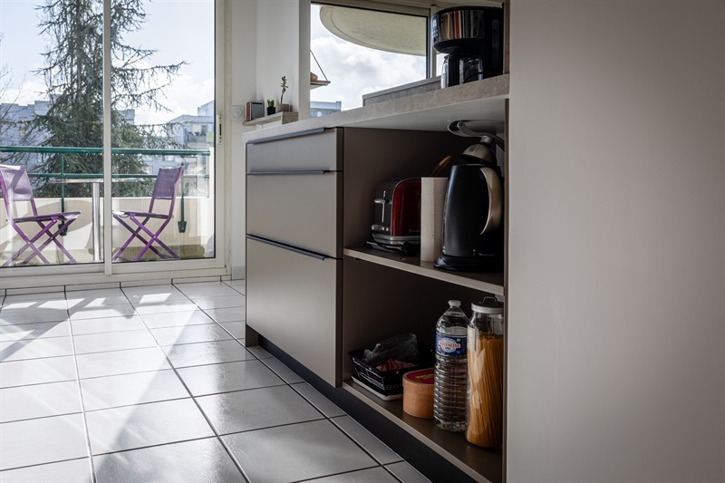 Cuisine moderne de couleur beige | Raison Home - 3
