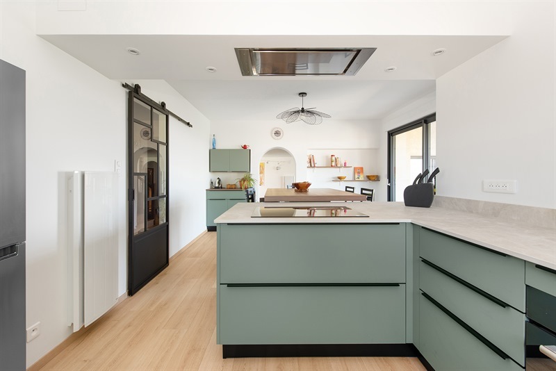 Cuisine verte de style moderne à Goyrans | Raison Home - 1