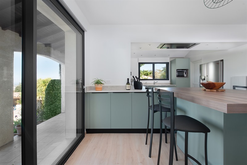 Cuisine verte de style moderne à Goyrans | Raison Home - 7