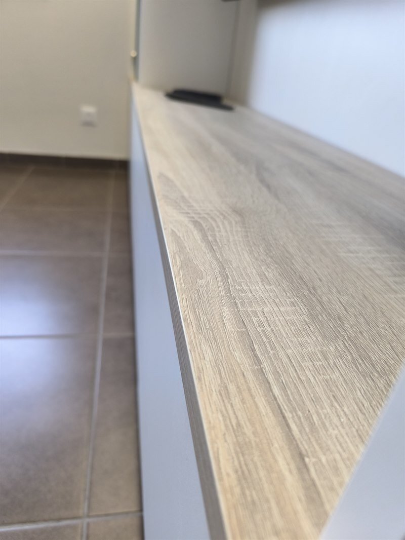 Meuble TV blanc avec rangements et déco à Lievin | Raison Home - 2