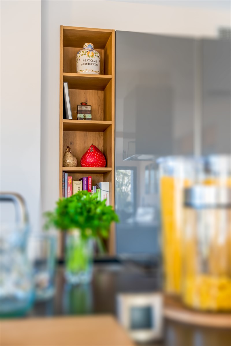 Cuisine moderne bois et gris laqué à Dienne 6