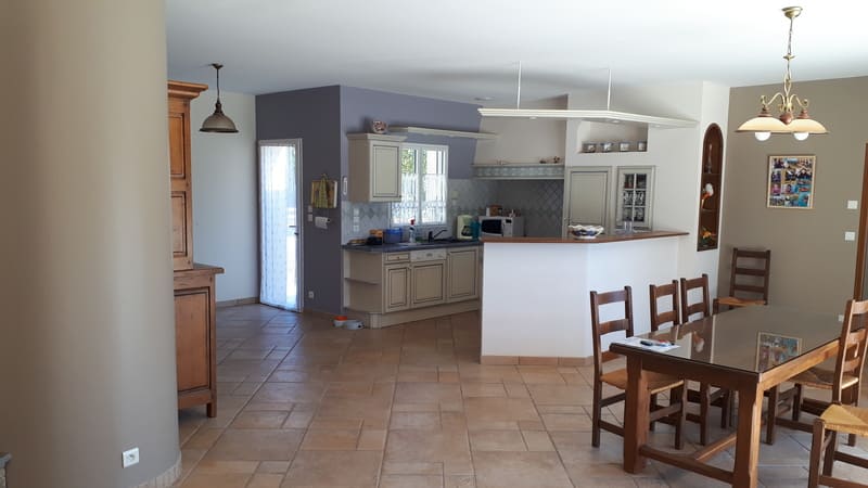 Cuisine contemporaine semi-ouverte avec verrière à Les Sables-d'Olonne | Raison Home - 7