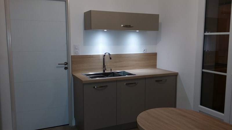 Cuisine contemporaine fermée en couloir à Niort | Raison Home - 2