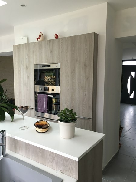 Cuisine moderne design ouverte avec ilot à Niort | Raison Home - 7