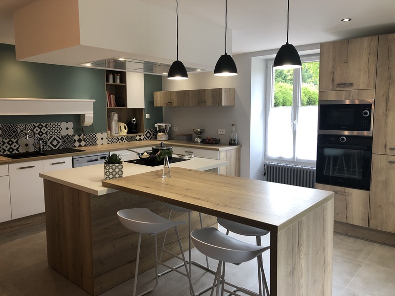 Cuisine contemporaine équipée iQ700 avec puits de lumière - Contemporain -  Cuisine - Angers - par Siemens Home France