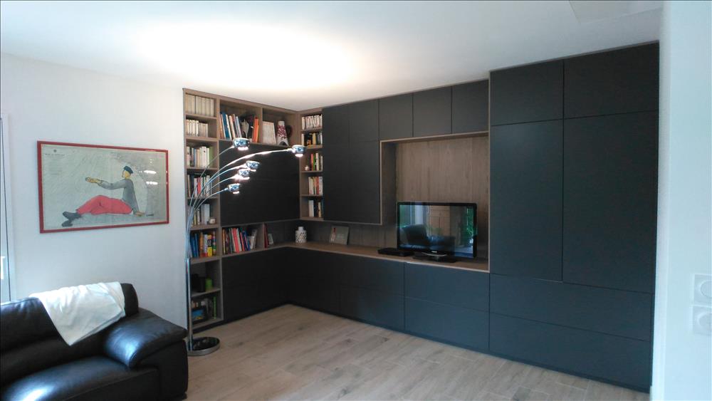 Bibliothèque et meuble TV de style contemporain bois, beige et gris à Guidel | Raison Home - 5